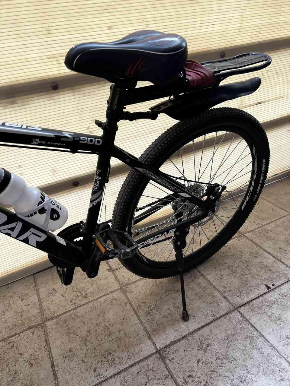 دراجه هوائيه ماركة sirdar S-900 جبليه المنيوم صناعة تركيه
جديدة 9 نمر خلفي و3 نمر امامي 

قاعده مطاره 

جرس دراجه

 يتحمل وزن عالي الحجم 27.5  

مبدل ويل خلفي وشادلة تاير وجوب جديد ويجي وياة المقعد الاصلي مالتة ومقعد طبي 

ومطارة وهورن كهربائي و لايت امامي و قاعدة تلفون 

دبلات امامي تكدر تتحكم بيها تقويها و تخففها و تقفلها 

بريكات ديسك 

سيبايه خلفيه تتحمل وزن 5 كيلو 

بايسكل مجهز تجهيز كامل 

(السعر 200 الف) و بي مجال

(مكاني بغداد حي الخضراء)

رقم تلفوني ***********
