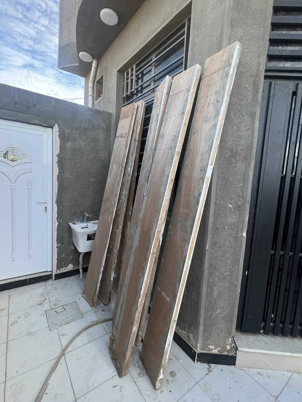 السلام عليكم جرجوبة باب عريضه عدد 8 رايدهن ب 85 الف الشراي يتصل او يراسلني 
***********
