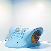 هذه وسادة تدليك محمولة قابلة لإعادة الشحن للرقبة والكتفين، تُعرف أيضاً...