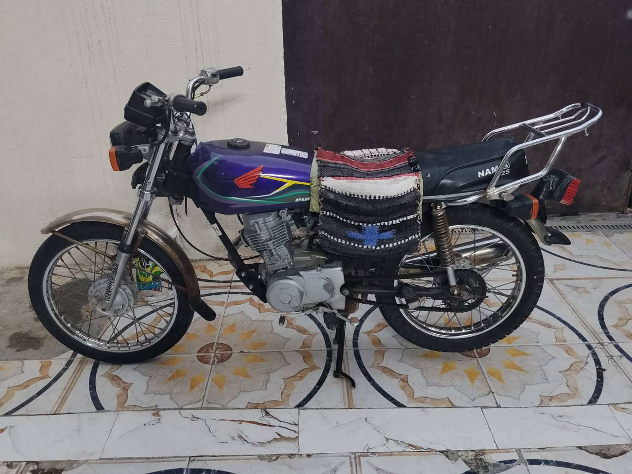 سلام عليكم شباب للبيع اربع كير دراجة نضيفه مكينه ناعمه كهربائيّه شغاله محرك مايبخر  شلعه خير من الله اوراق اصولي مداور مكتب حسين عنوان كربلاء حي العباس فرع لول شراي هلا بي ***********
