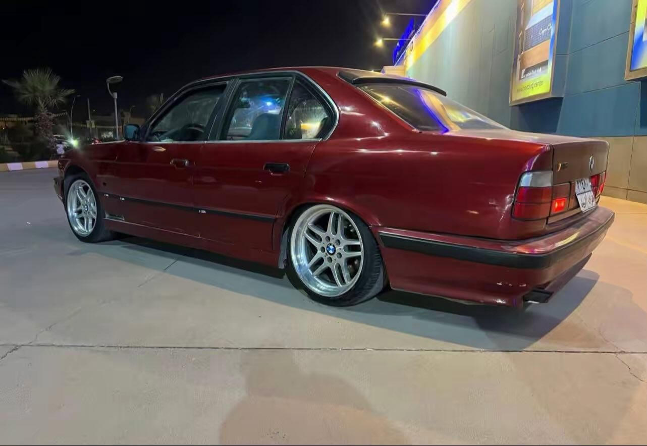 بي إم 520 سعرها45ورقه  عليها مليوان و٣٠٠الف غرامه ينزله من سعرها بعد معمله
موديل 91كير عادي جام 2كهرباء شرط تحويل ويال m دعيمات امامي خلفي m  تريش m سياره حيل حلوه ونضيفه من داعمي لل داعمي شرط كهربائي كامل ستم سماعه ت فول كير محرك شرط دواخل نضيفها 
شراي خابر وتدلل 
***********
