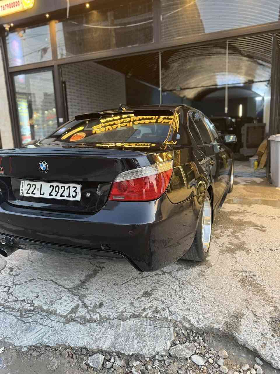 سلام عليكم من رخصت الادمن 
BMW E60 530 موديل 2004 سنوية وارقام جدد 
السيارة جاهزة ومصروف عليهة هواي لايتات تلث عدسات 
بك لايت ال اي دي خمس بردات كشن جلد سلايد روف فول السيارة مكان السيارة بغداد حي الجامعة السعر 110 
***********
