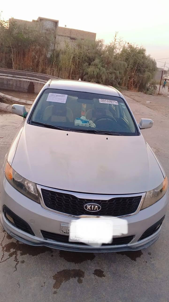 سلام عليكم سياره اوبتيما موديل 2010السياره مكفولات كير محرك شاصي السياره بس مصبوغه حزام الجماليه بدون ضربه او ضرر دواخل جديده رقم اربيل بسمي السياره مال جناي ما ضب عليه لو ربع غير بس البنيد جارد شويه مكان السياره الطيفيه الحصوه حي المثنى السعر 97وبي مجال الاستفسار *********** واتساب *********** ***********
