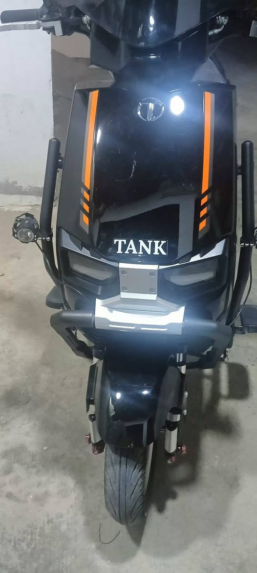 سلام عليكم
دراجة شحن نوعية TANK جديده استخدام شهر واحد
اربع نمر+ بك لايت زنون دراجة نظيفة كلش 6 بطايرات الأصلي ماخذها مليون و200
وريدها مليون الاتصال على الرقم ***********
