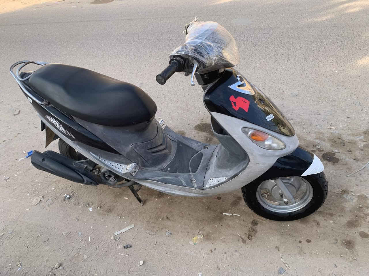 ماكس منغولي كلشي شغال بيه وكامله ما بيه اي نقص ومكينته ما مفتوحه والدراجه نضيفه كلش سعرها 600 وبيه مجال بسيط. الرقم ***********
