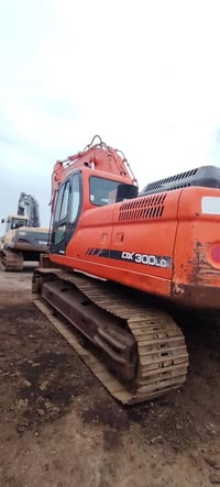 حفار • دي إكس ٣٠٠ • ماكنة عادي