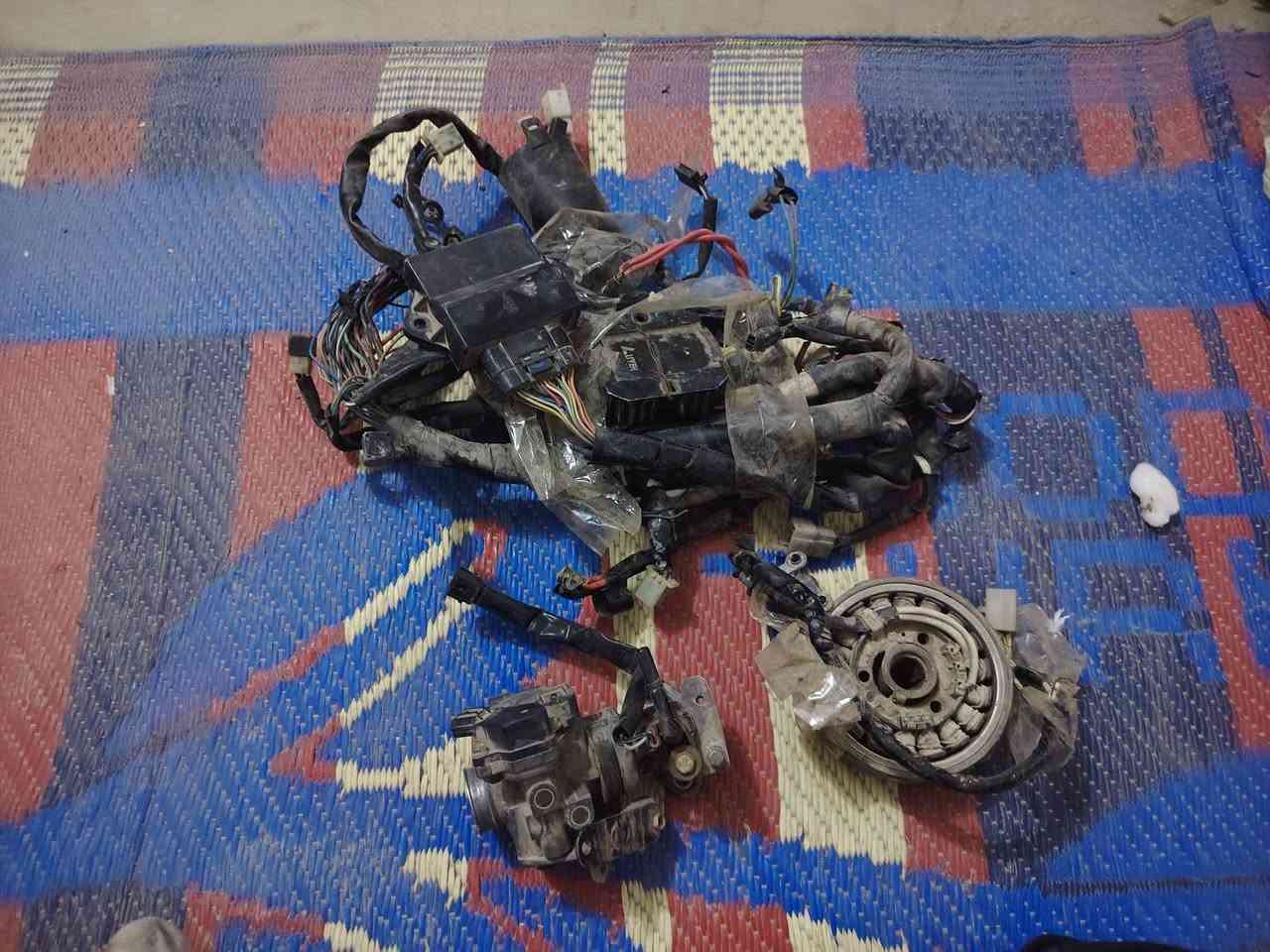 عمي سلام عليكم 
اغراض بوليس نازل للبيع وعالشغل ***********
