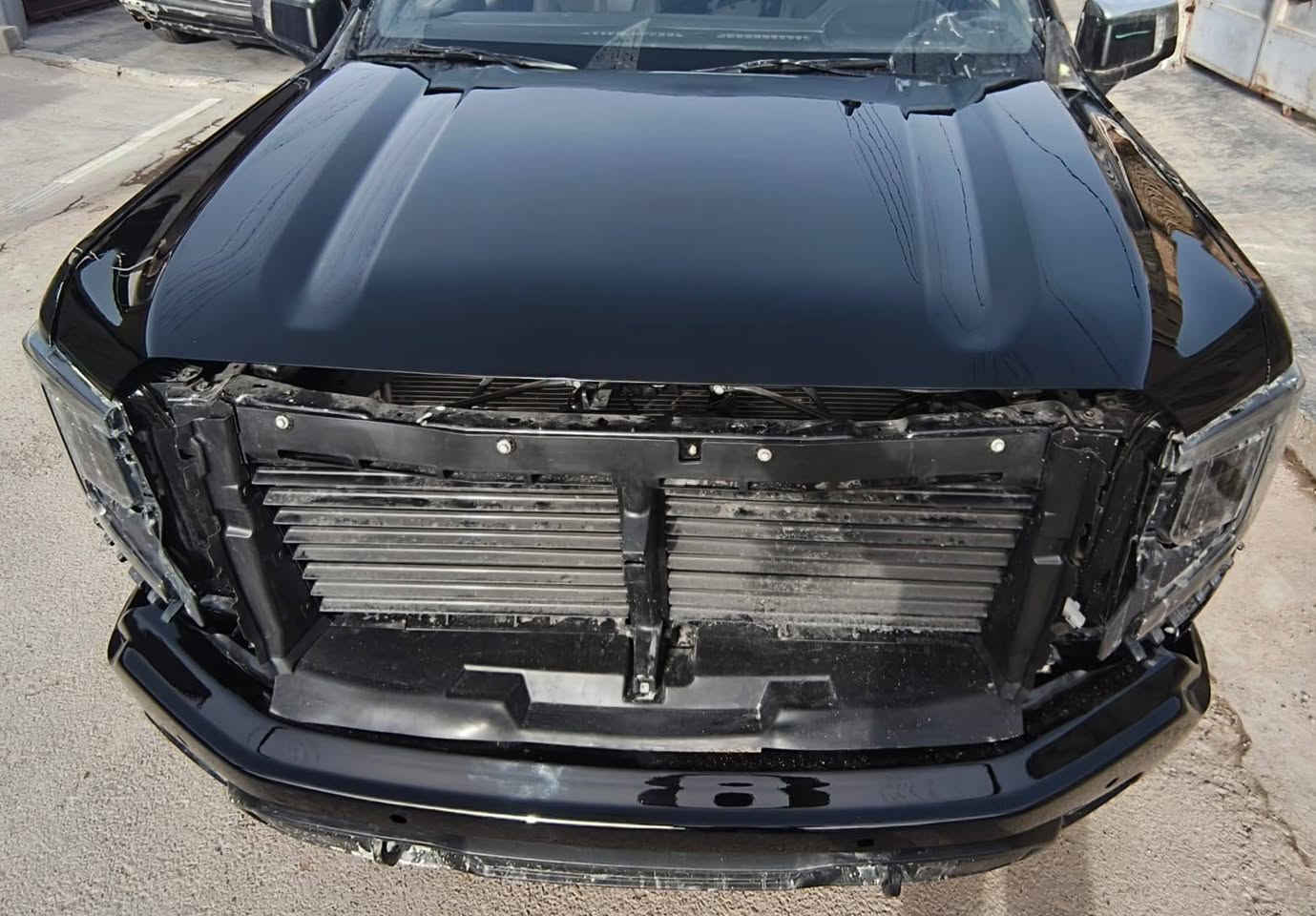 السلام عليكم
سيارة gmc sierra تجهيز وصبغ قطع البنيد والدعامية والبدي اما الباب الخلفي فانصبغ قطع راس وان شاء الله يعجبكم الشغل 
للتواصل ***********
