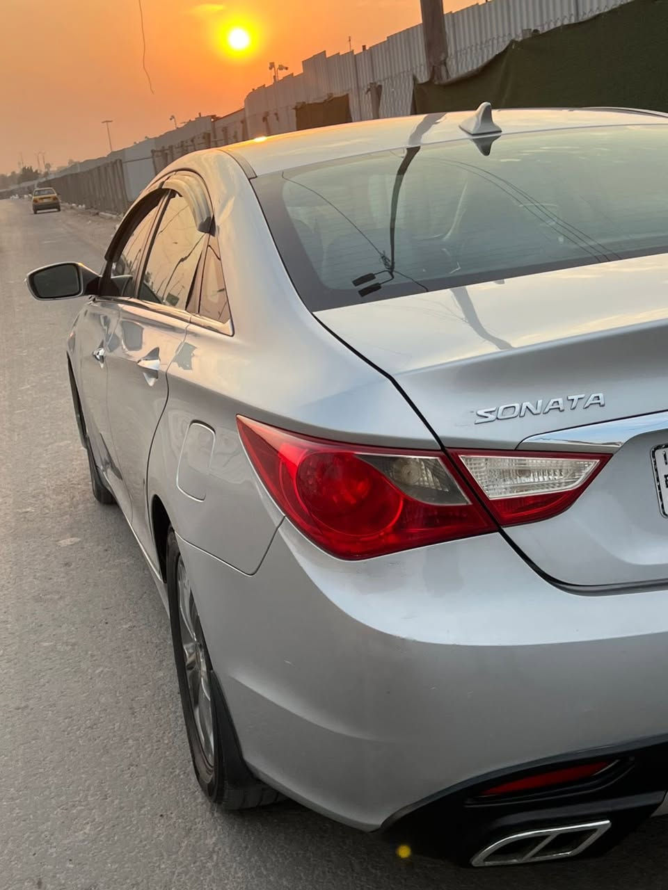 سوناتا مديل ٢٠٠١١ وارد امريكي حادث سياره شبر بل بنيد  اليبل واحد سياره فول مواصفات واحد على واحد سعر ١٠٥ مبايل *********** بيهة صبغ بل بنيد وبل جاملغ بصمه ابواب بصمه تشغيل سلايت روف تيريد غطعتين تحكم استيرن شاشه كشنات جلد وكهرباء محرك ٢٤٠٠ كشنات ٤ تدفئه رقم بغداد ماشيه ٩٠ الف ستخدام شخصي مكان بغداد
