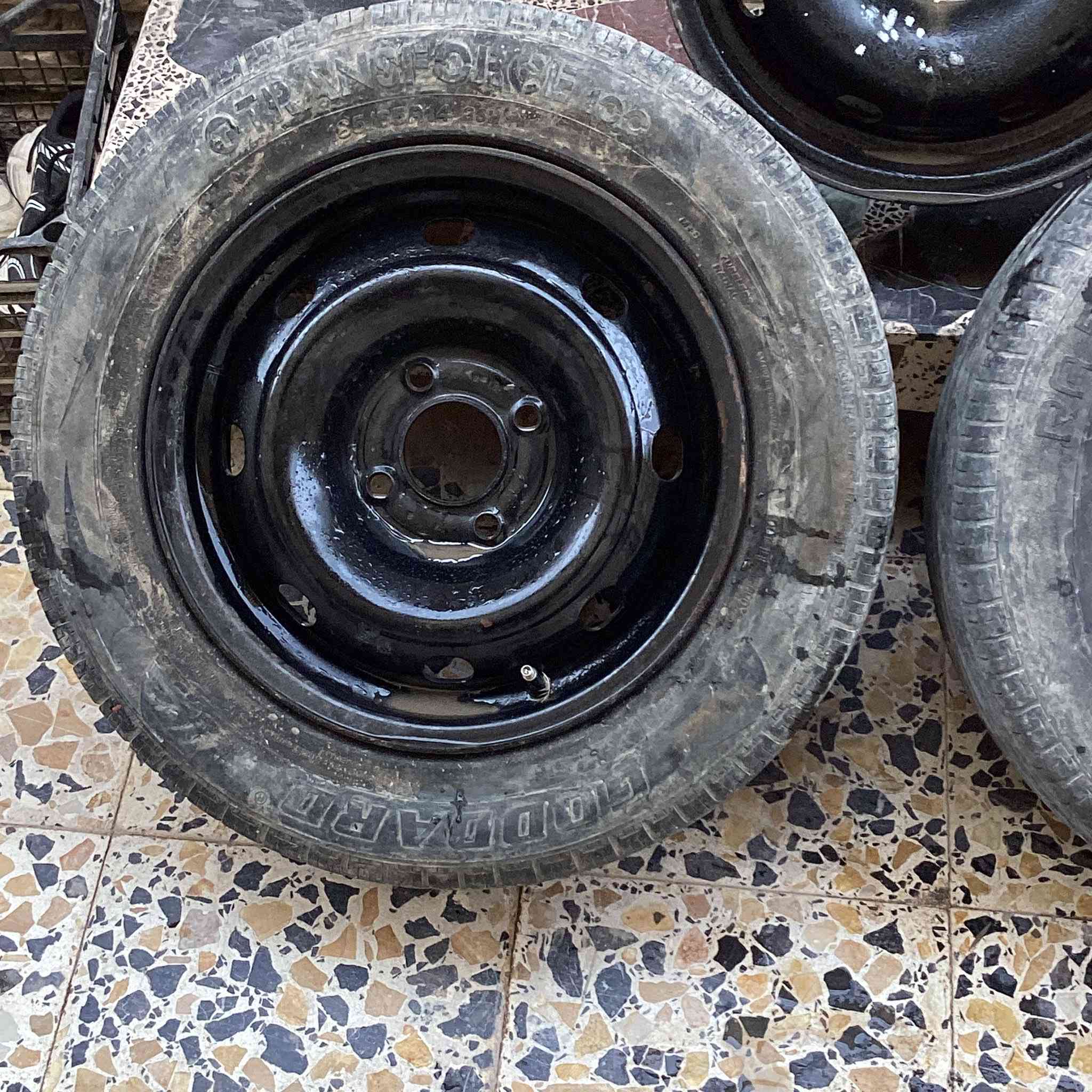 للبيع وياله حجم 14 العدد 3 مصبوغات حراري وكاملات  جدد ما بيهن اي عواج السعر 60 التواصل خاص.


**إذا كنت صاحب هذا الإعلان وتريد حذفه لأي سبب، رجاءا أرسل رسالة إلى الدعم الفني**