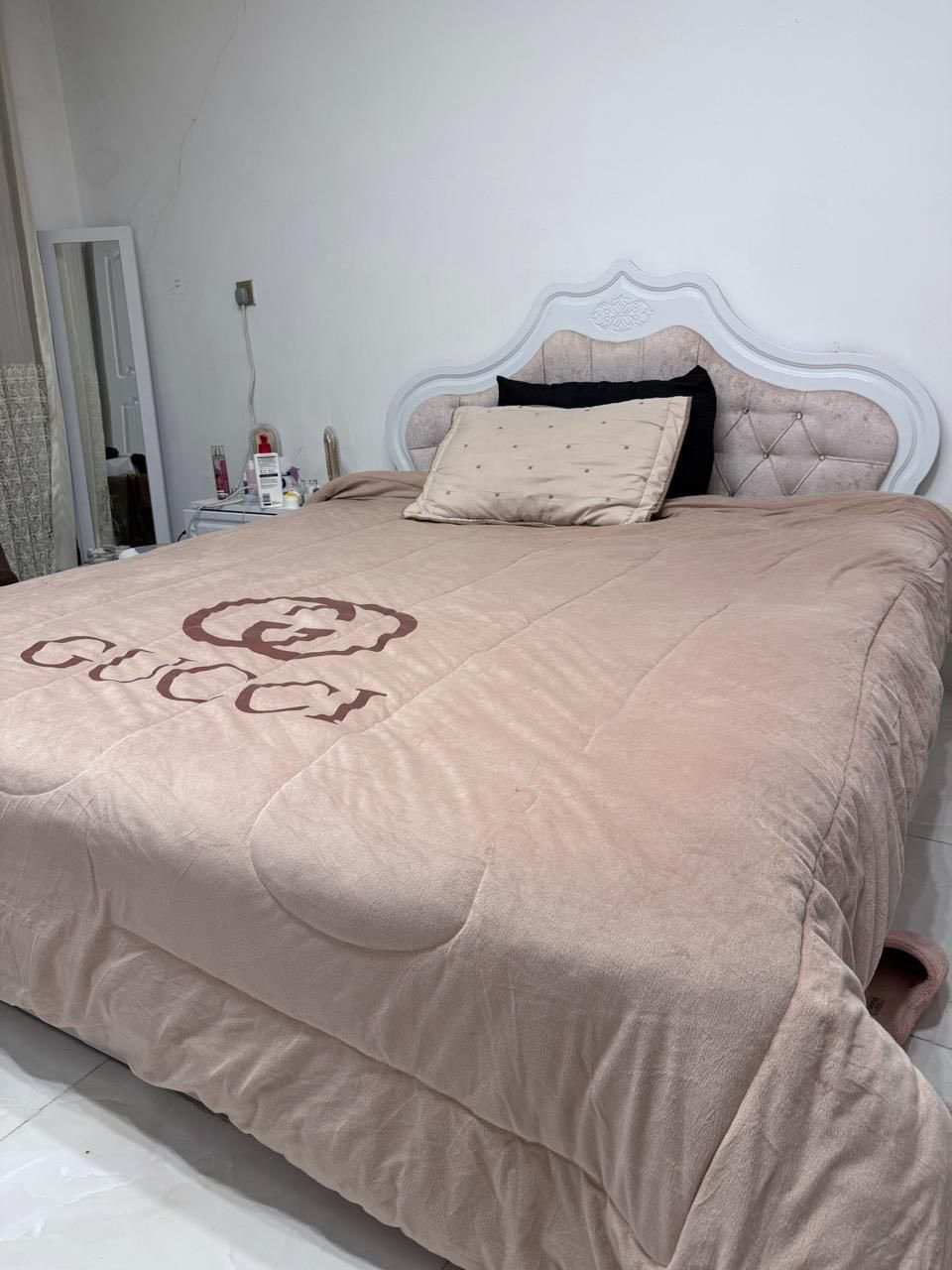 #بيع_مستعجل📌👇🏻
غرفة للبيع (٧) قطع بدون دوشك❌
العنوان #اربيل_هولير_نوي📍للمزيد مراسلتي✅👍


**إذا كنت صاحب هذا الإعلان وتريد حذفه لأي سبب، رجاءا أرسل رسالة إلى الدعم الفني**