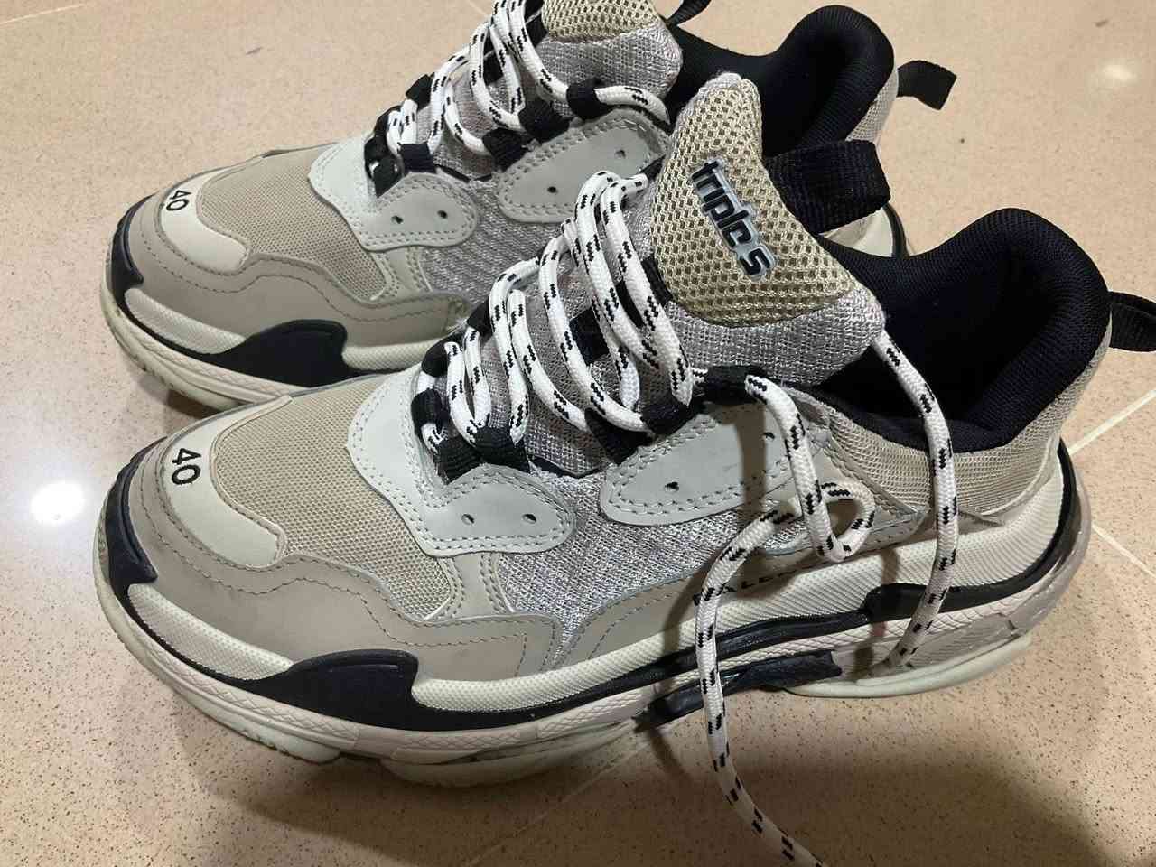 بلنسياگا اصلي ايطالي قياس 40-41


**إذا كنت صاحب هذا الإعلان وتريد حذفه لأي سبب، رجاءا أرسل رسالة إلى الدعم الفني**