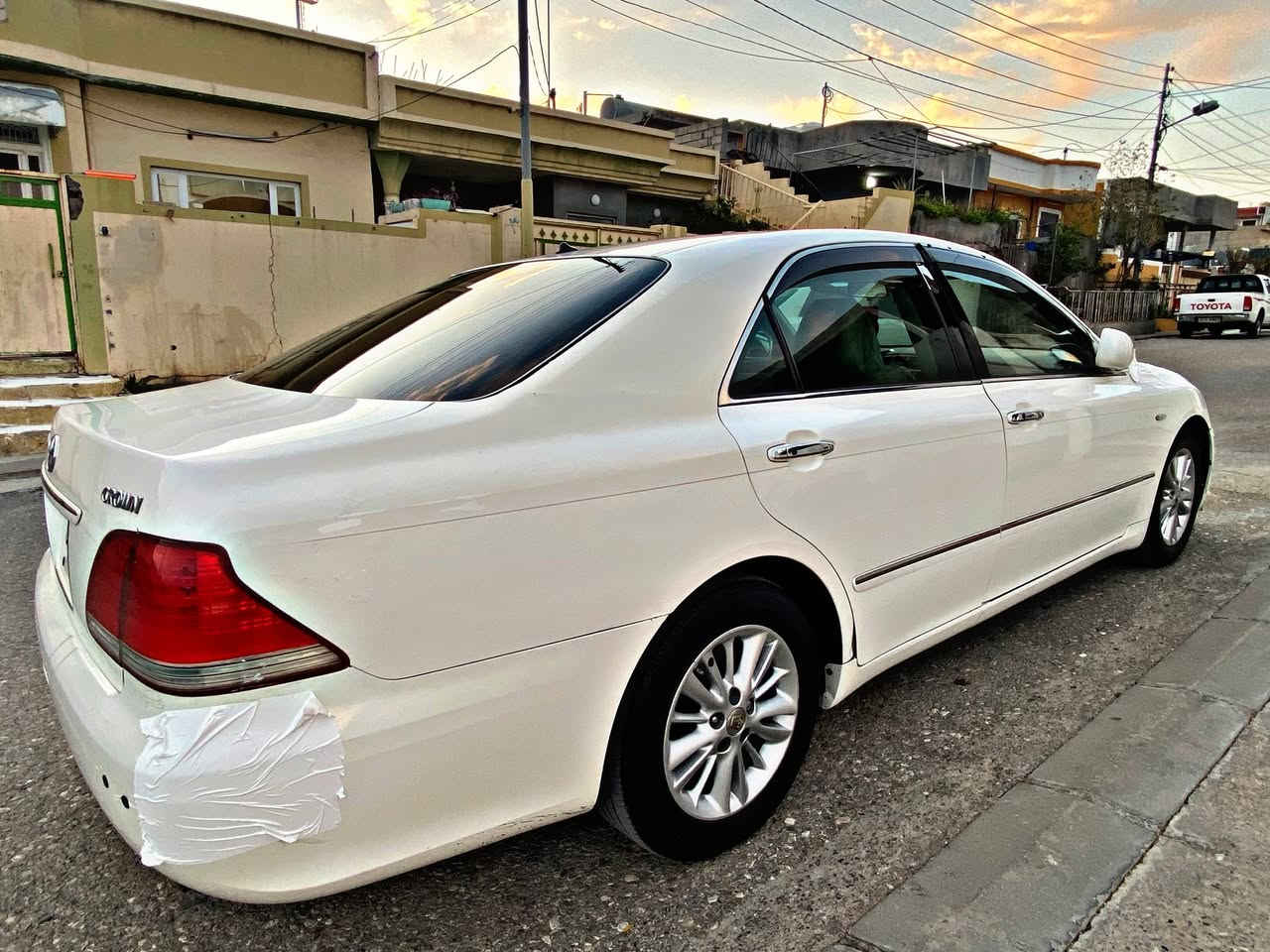 شاهانە براوە182
گیرو مەکینە گەورە
بئ دووکەل
ناو زەرد
٢٠٠٥
شاشەو و حاسەو کامیرا
سوکان کارەبا
جوار کوشن کارەبا
سەقف شوشەیی
کەڤەرو دەعمو قرج بەشەرت
***********
کامل مەسرەف کراوە رونی گیرو مەکینەی گوراوە
جوار تایەو ویلی لوکی بیلاد لەژیرە
