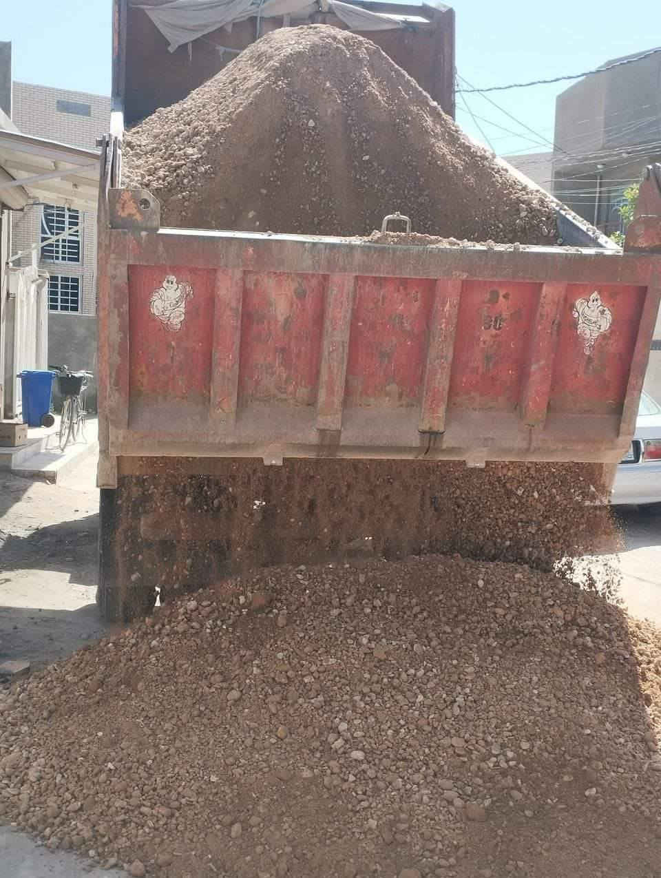 #علوةالتساهل  #لتجهيز مواد البناء 
  *********** #يتوفرا كسر تربيع اغلبيته ثليثي وبي طابوكه عدل نظيف من المعمل  #يتوفرا طابوك الاصلاح طابوكه لون وقالب وعدد مضبوط وبي زياده ***********
تتوفر جميع مواد البناء بأنسب الاسعار
