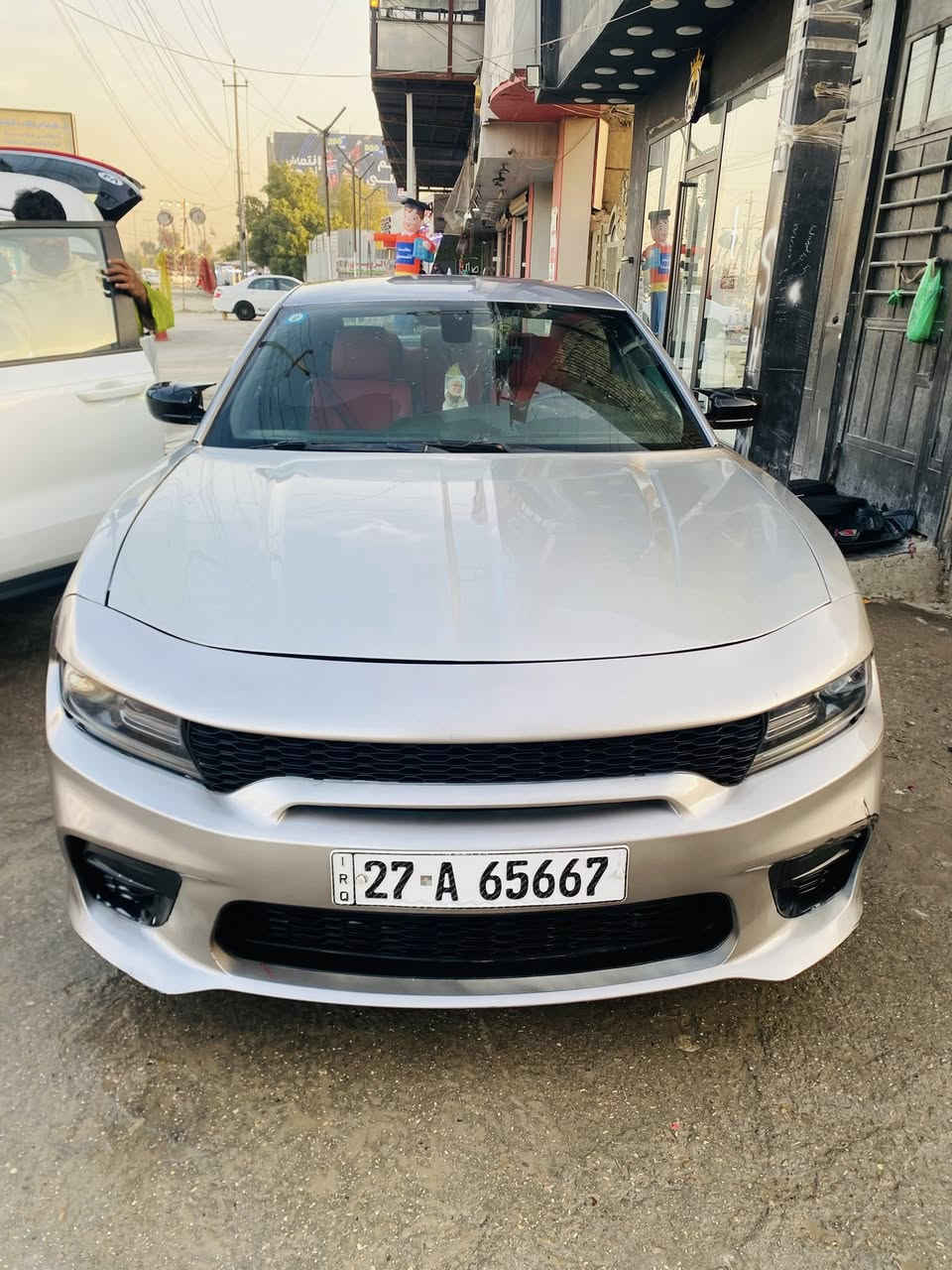 السلام عليكم 🫡 

دوج چارجر ٢٠١٦ رقم ذي قار الجديد باسمي مشروع وطني وهزه جديده 
حادثها جاملغ وبنيد مبدلات مصبوغه حزام جماليه موجود سونار محرك ٦ سلندر ٣٦٠٠ بيها منضومه غاز يعني انسه صرف بانزين تو ويل منضومه زنون عالي ناصي تخم تاير جديد شاشه جبيره گير طياره ٨ نمر داخلها كلش نضيف سياره عليها ادامه كامله تبريد ثلج قطعتين محدثه دعاميات جيتي سياره نص فول كشنات جلد 

السعر ١٥٥ وبيها مجال 
بيع او مراوس بجارجر ٥٧٠٠ 
مكان بغداد الزعفرانية 
***********
