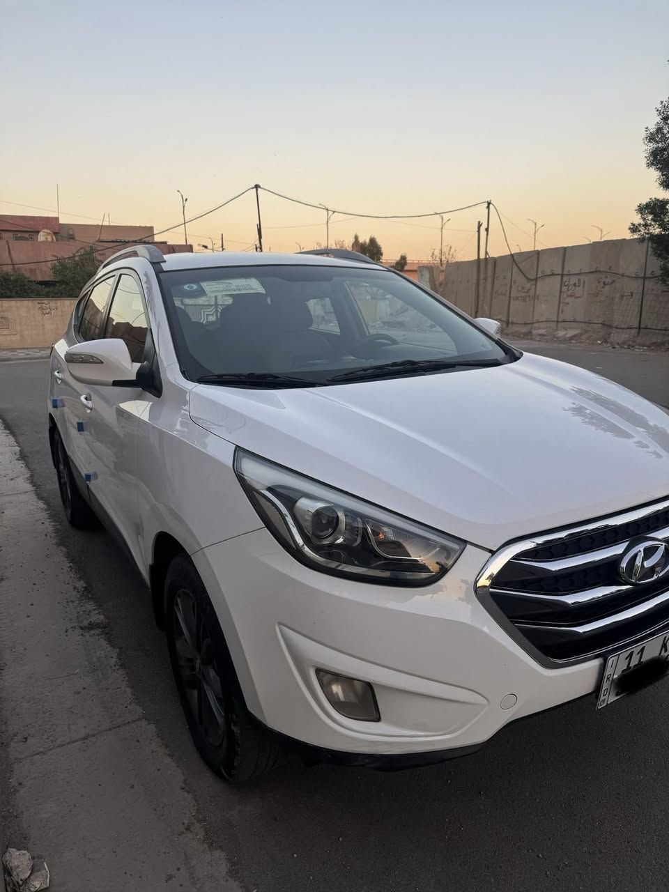 هونداي توسان خليجي 2015 رقم بغداد الجديد السنوية باسمي مكفولة من الصبغ والضربة والبارد  بحالة جيدة جدا المواصفات الاعتيادية عداد المسافة 160 مكاني المنصور منطقة علي الصالح السعر         155$            ***********
