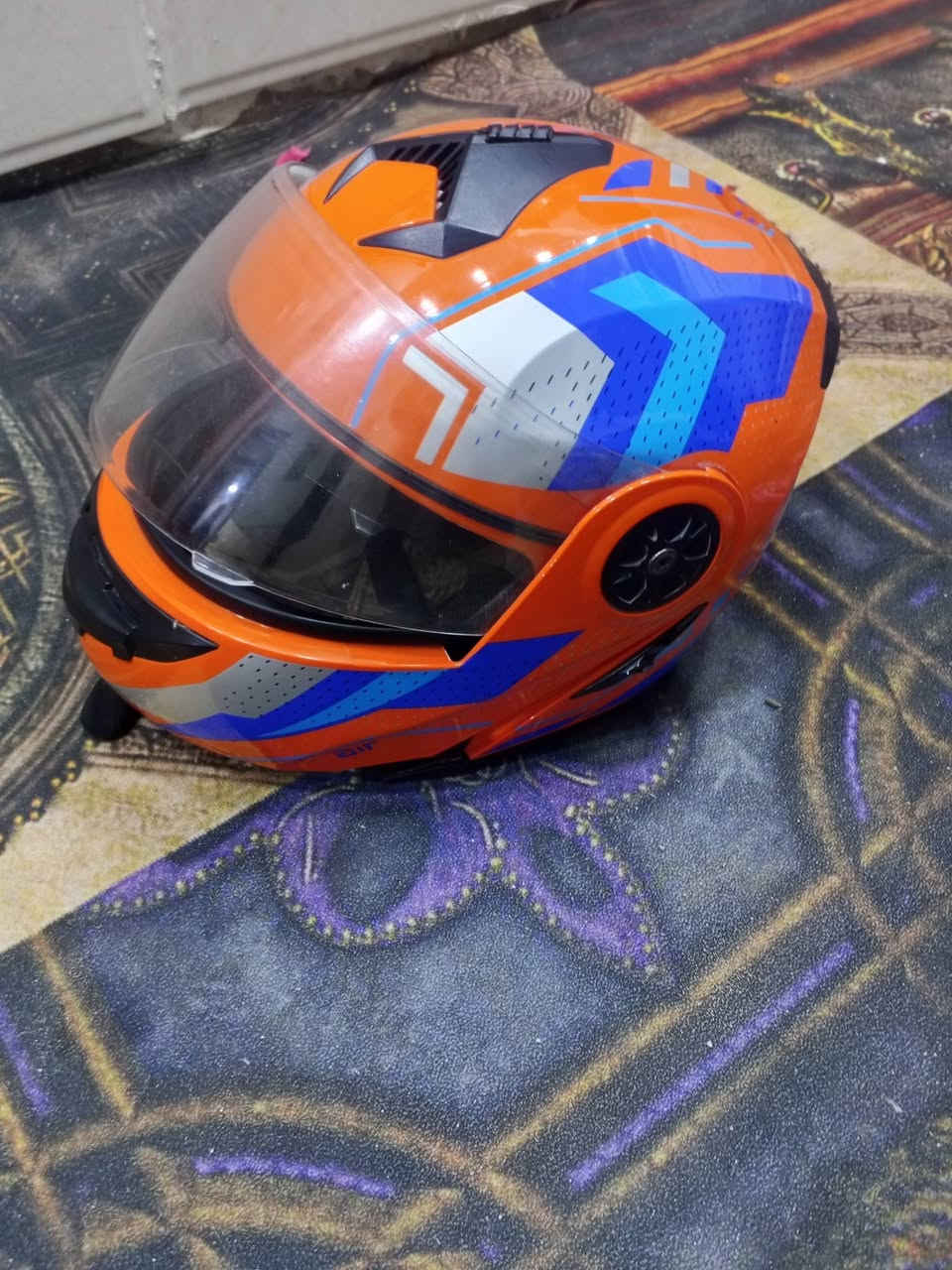 سلام عليكم شباب لبيع ما صلي هواي من مشتره بيه ميك وسمعه داخليه بلاتوت هذه رقمي ***********
