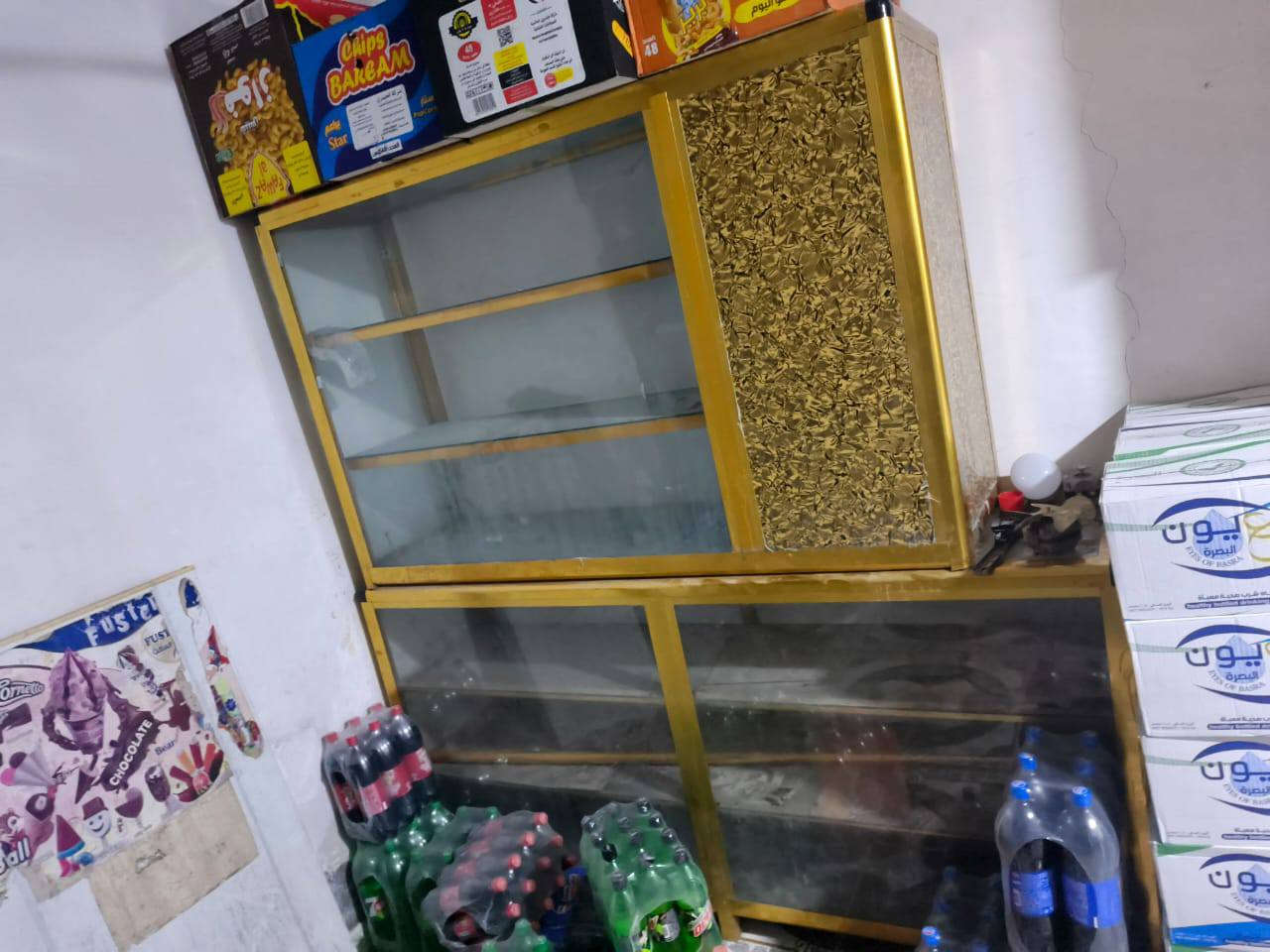 جامخانات ثنين للبيع نضيفات وما بيهن شي السعر 200قفلهن مكاني البصره ***********
