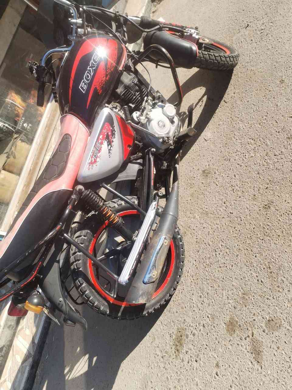 السلام عليكم دراجه بوكسر البيع موديل(21)البيع اوراق كاملا *********** مكاني العماره العزير
