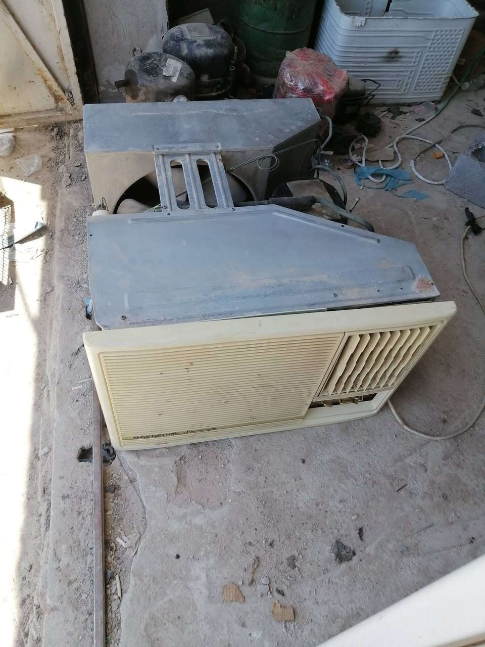 مكيف حنرال طن ونص كومبريسر بلادي مامبدل فقط مشحون غاز بي ضمان موسم السعر 275 الف
عنواني البصره الزبير ***********
