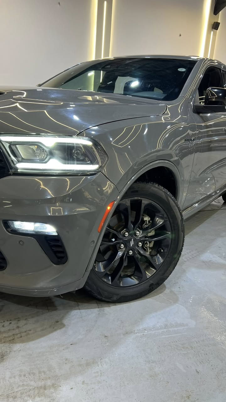 بسم الله ما شاء الله توكلنا على بركة الله.
#معرض ميرال لتجارة السيارات🇮🇶 
______________________________________
#اعلان_بيع_سيارة
🔷السيارة : دوج دورانكو R/T Max
🔷سنة الصنع : 2023
🔷اللوحة : اربيل
🔶السعر :310 ورقة🔥
🔷الضر: طرف الجاملغ والبنيد. (صور السونار مرفقة بالاعلان)
🔷ضرر الايرباك : دركة ودشبول.
🔷رقم الشاصي :1C4SDJCT5PC601485
______________________________________
🔷المواصفات: R/T Max 1/1 
🔹حجم المحرك 8 سلندر 5.7L 
🔹عداد المسافة 50 الف ميل
🔹فتحة سقف
🔹رادار امامي وجانبي وخلفي
🔹تنبيه الخروج عن المسار 
🔹حساسات امامية و خلفية
🔹ستيرن كهرباء
🔹جنطة كهرباء
🔹كراسي جلد
🔹تبريد وتدفئة الكراسي الامامية
🔹تدفئة الكراسي الخلفية 
🔹كراسي كهرباء
🔹ويل كب حجم 20 انج مع اطارات بحالة جيدة
🔹وضعيات قيادة
🔹لايتات LED بالكامل
🔹شاشه تحكم بالايعازات
🔹تحكم ستيرن جهتين
🔹بصمة ابواب وتشغيل وتشغيل عن بعد
🔹مع باقي المواصفات الاعتيادية
————————————————————————
☎️ الاتصال :
***********
فضل الجشعمي 
***********
احمد الشمري 
📍النجف الاشرف -مدينة المعارض القديمة  - قرب معمل الخياطة 
#دوج #دورنكو #دوج_دورانكو #دورانكو ‎
