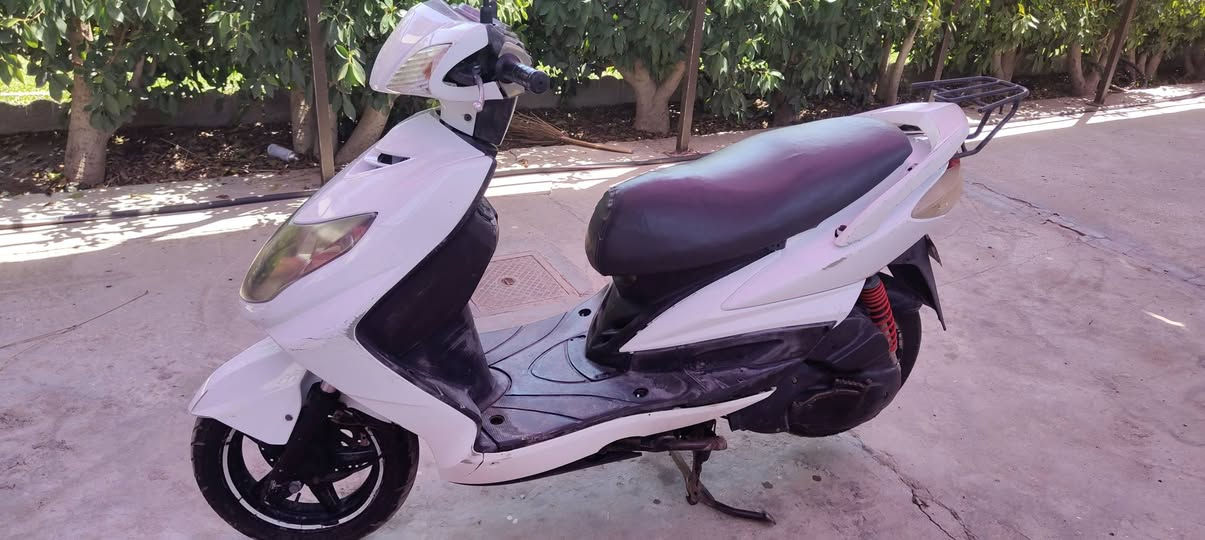 السلام عليكم سكنس فحل للبيع موديل 2008 اوراقها جاهزة منفيس وكمرك ب500 الف مكاني بغداد الراشدية حي القدس ***********
