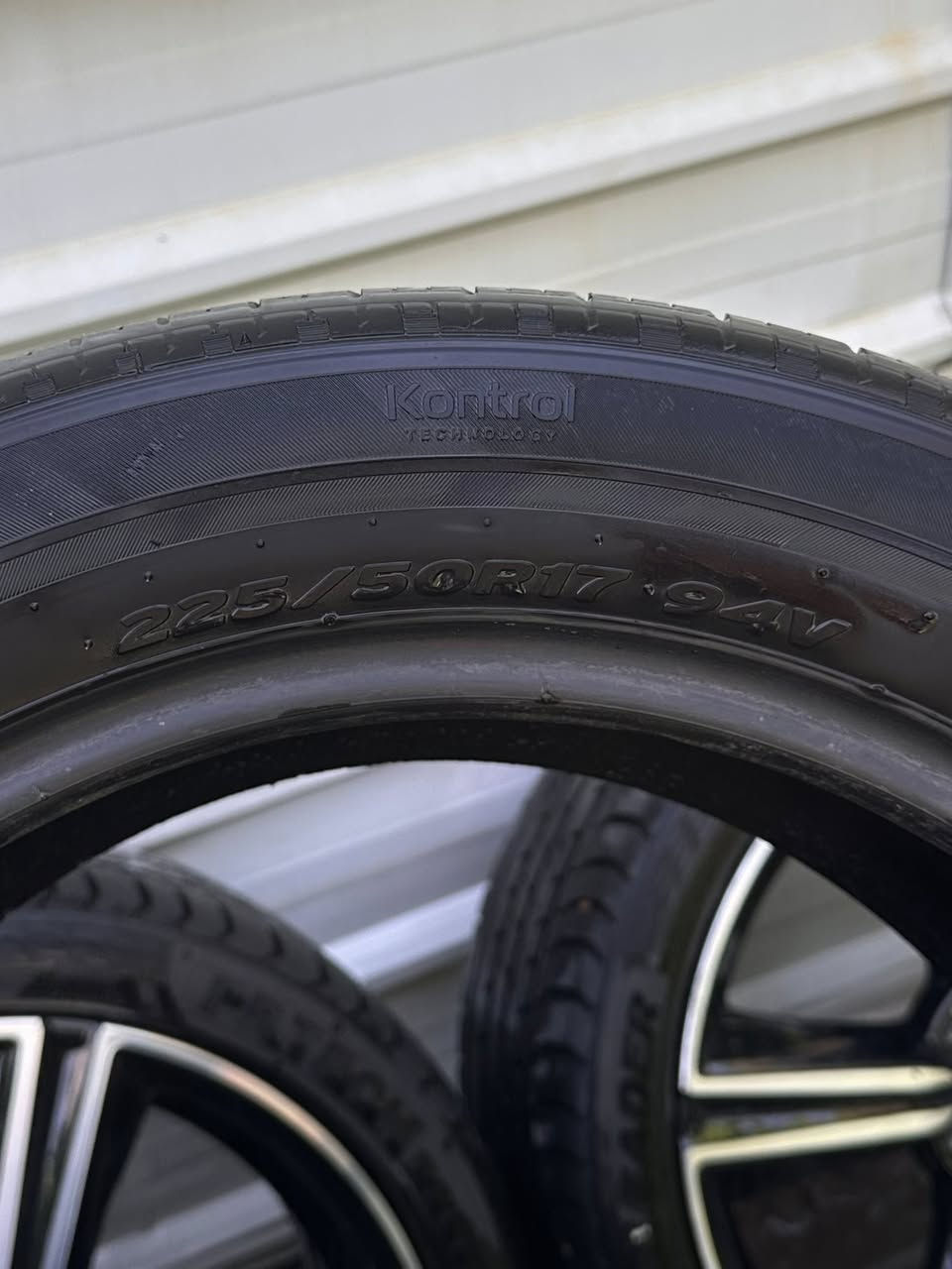 شلون الشباب الطيبة
تخم تايرات Hankook 🇰🇷 قياس 17 مال هوندا نضافه مثل متشوفون جدا نضيف + تخم ويل سبورت مكفول من الضربه والعواج بيع او مراوس ويا تخم تاير جديد ضمان 3  سنوات


**إذا كنت صاحب هذا الإعلان وتريد حذفه لأي سبب، رجاءا أرسل رسالة إلى الدعم الفني**