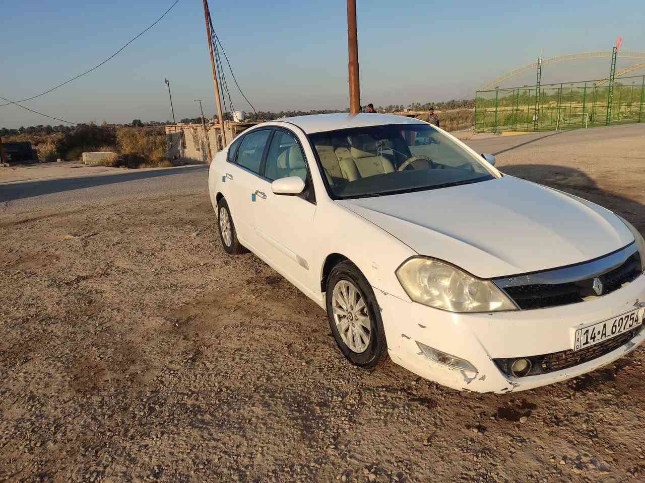 سلام عليكم رينو سافران ٢٠٠٩ بأسمي سنويه جديده 
السعر ٨٧ وبيها مجال
سونار وي الصور 
مكان السياره السماوه 
***********
