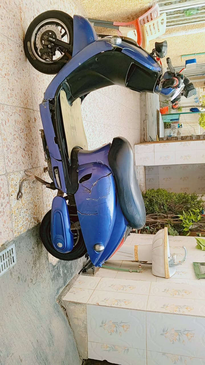 دراجه شحن البيع 5 بطاريات جديد فول سعر 250 وبي مجال مكاني ديالى خان بني سعد ***********
