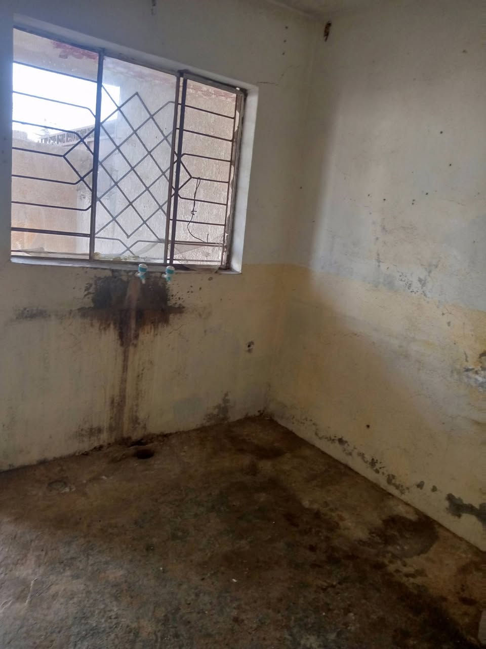 يوجد لدينا بيت للايجار في حي الانتصار مقابل حي الميثاق 271متر السعر 225الف مكتب احمد فتحي للعقار إدارة ابو حسين الجريسي مقابل كاسر الاسعار الجديد رقم ***********او***********
