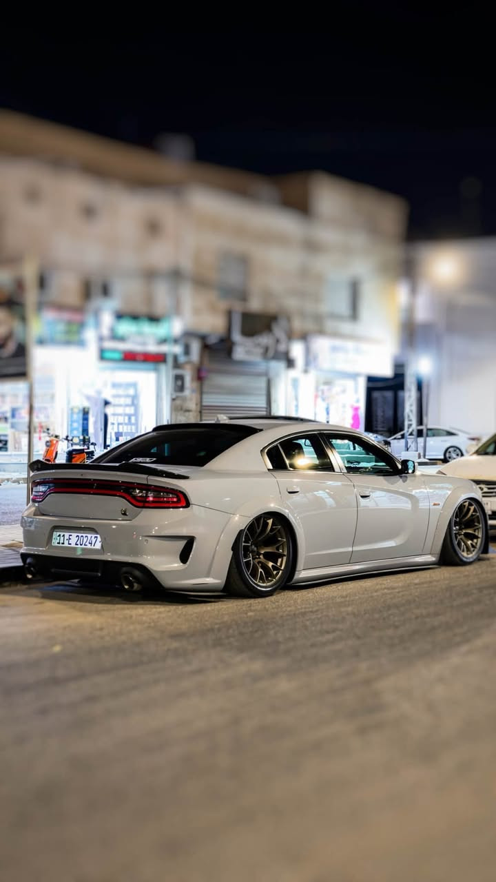 السلام عليكم
للبيع جارجر 2022 سكات باگ🐝 وايد بدي (اصل) 🧡اورنج ادشن🧡 اصل
SRT SCAT PACK🐝
Wide body 392 HEMI
L6.4-485
لون مميز سمنتي سموك 
وارد امريكي صبغ بطرف جاملغات الامامية
الاضافات الي عليها :
*جكات ايرلفت الامريكيات موصيني شكم نظام بالعراق كله 
*جناح كاربون فايبر الياف حقيقي 
*سقف روز رايز 500نجمة 
*لدات لايت متغير على التليفون 
*تايرات تويو 325 جديد 
المواصفات : فول 1/1ماعده رادار الامامي
*  نقطة عمياء . 
* فجوج برمبو 6بستم. 
* لايت LED . 
* فتحت سقف (سلايد روڤ) . 
* كاميرا خلفية . 
* امكانية التحكم بوضعيات المقود كهربائيا . 
* حساسات خلفية . 
* ويل قياس 20 أنج مال جلبريك اصل🧡
* سستم صوت ALPINE . 
* تشغيل عن بعد . 
* كشنات حضن 
كشنات جلد +شامو شعار النحله🐝. 
* ذاكرة لحفظ وضعيات الجلوس (ميموري) . 
*كشنات اماميه تدفئه تبريد
* كشنات خلفيه تدفئه
* نظام خرائط GPS . 
* شاشة كبيرة قياس 8.4 أنج اوپشنات SRT 
* تدفئة ستيرن . 
* كير شفتر بالستيرن  
* لايت زنون
*رادارات جانبيه
*نقطه عمياء 
ستيرن رياضيD
ستيرن كهربائي
لدات سموك بلادي اصلي
وبيهه بعد اهواي موصفات ما ذاكرهن 
مكاني البصرة التحسينية 
السعر365وبيهه مجال 
السياره كامله وبالعافيه على الياخذهه 
اي ستفسار اتصل وتدلل 
رقمي ***********
