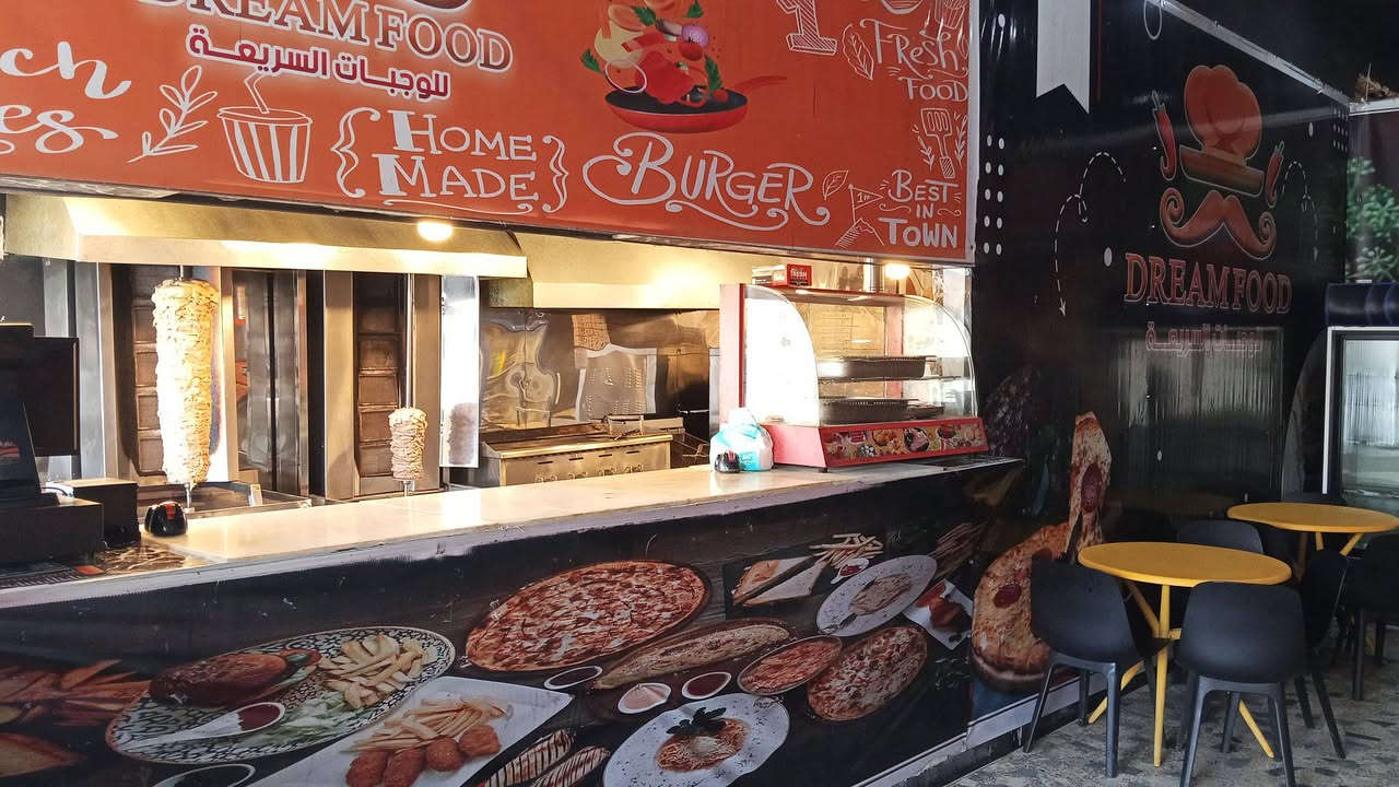 مطعم للبيع شغال وخير من الله 
عنوان دوره ابو دشير شارع ضغط
لتصال على هاذه رقم ***********
