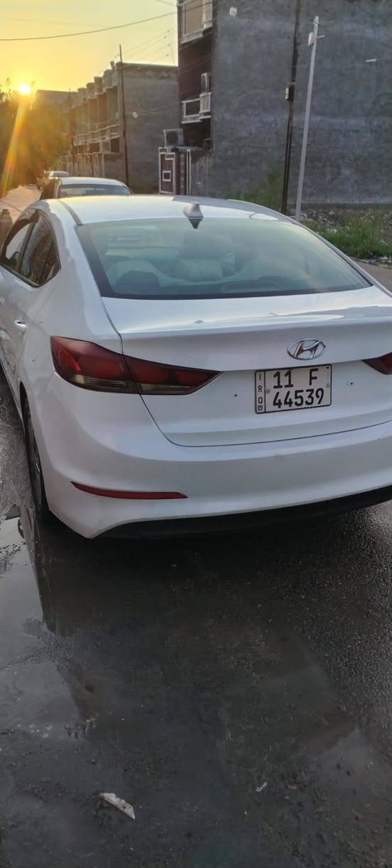 السلام عليكم الانترا موديل ٢٠١٨ماشيه ٨٩ حقيقي فول بصمه فتحه وباقي المواصفات معروفه حادثهه جاملغ خلفي وقبغ صندوك وبيهه بارد قليل بصفحه السايق السعر ١٢٢وبيهه مجال مكاني بغداد الشعب ***********
