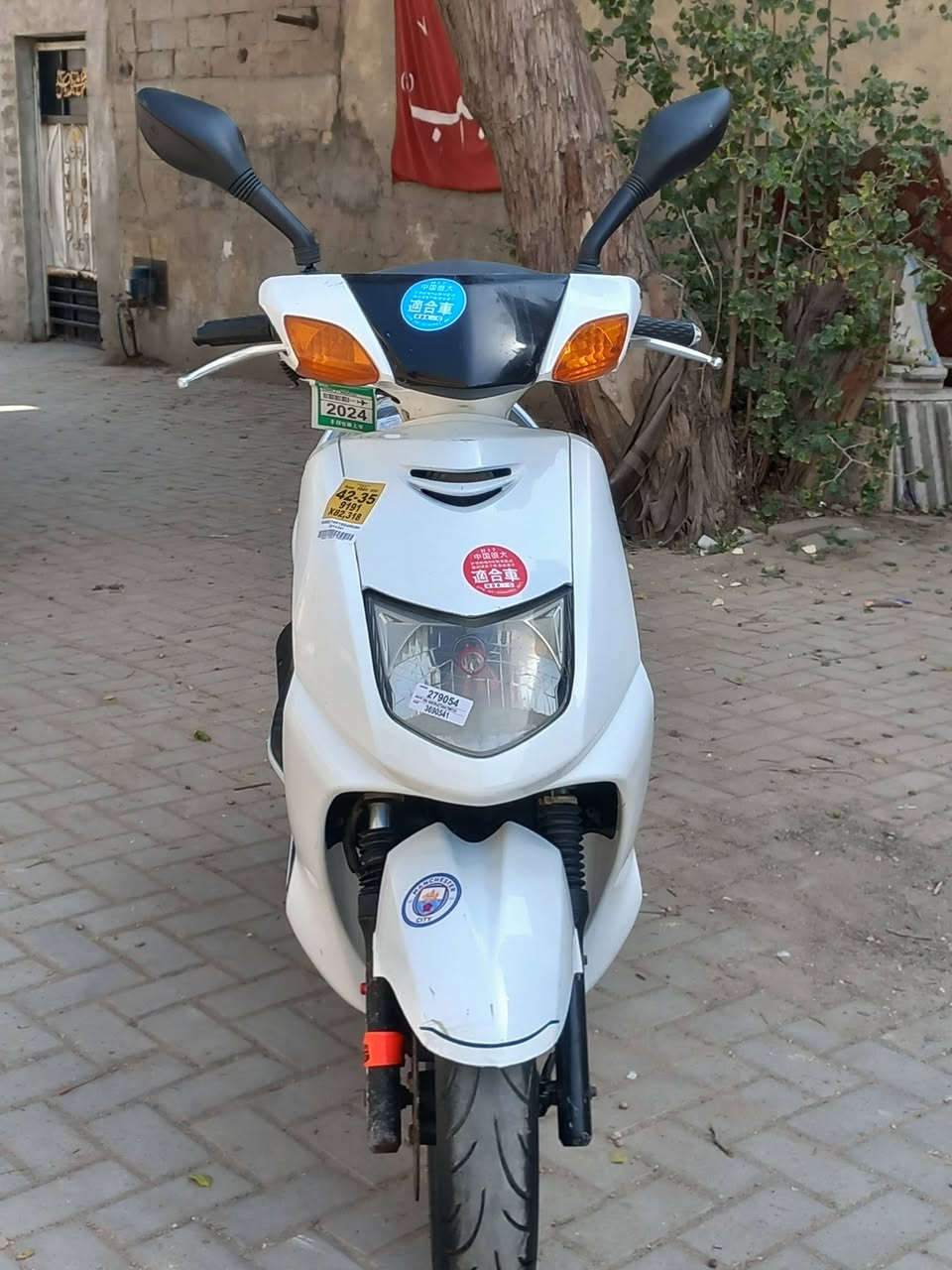 سلام عليكم....
دراجه سكنس نثيه 100 ياباني  للبيع 🛵سكليتر خطين استان كهربائي 
دراجه شلعه معدل كهربائيات كلهه شغاله دراجه جديده تايرات جديد  بلادية أي نقص مابيهة دهن جديد 
جيب فيتر وتعال افحص
العنوان بغداد مدينه الصدر مطعم ليمنونه الاستفسار الاتصال على الرقم 📞***********
