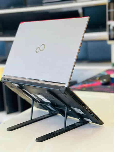 Laptop FUJITSU 🇯🇵🔥

 🔥فقط بسعر 139 الف 🔥   

Core i5 ✅

الجيل الرابع 🔥

Ram8GB ⚜️

هارد SSD بسعة 256 سريع جداً 🚀 

شاشة عالية بحجم 15.6 🖥️

منفذ HDMI port 🎞️

منفذ VGA 📽️

منفذ usb  عدد 3

منفذ aux 

بطارية تدوم اكثر من ساعة ونص 🔋
 
تحتوي ع دبل بطارية 🔋 

ملاحقات الجهاز شاحنة اصلية 🔌 + حقيبة 

نظافة الابتوب 99٪؜

العنوان الموصل الزهور دورة سيدة الجميلة  📍

مجاور قهوة السرحان مكتب فوكس ستور 

يتوفر توصيل جميع محافظات العراق 🚚🚛🚚🚛

تفاصيل اكثر :☎️ ***********.☎️*********** موصل
