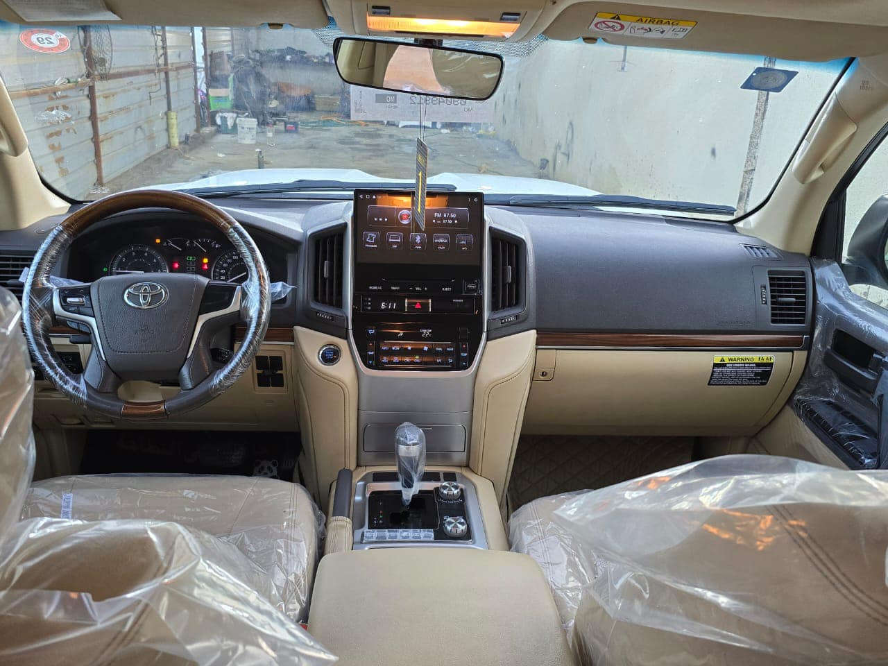 سلام عليكم 
لاندكروز للبيع 
موديل 2017
فول موصفات 
ماشي 70الف حقيقي
مكاني بغداد 
اتصل على رقم 
***********
