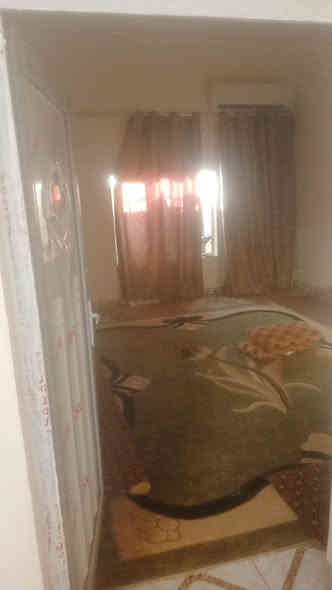 سلام عليكم بيت كامل سيراميك وبياض والبخ خارجي مسيج كامل مكمل مساحة ٥٠٠متر والبناء ١٨٠ سعر بلاش ٣٨وبي مجال ‏‪***********‬‏ تفاصيل اكثر تصل
