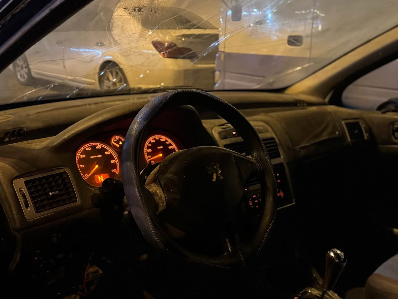 بیجۆ 306 ئاڕم هەولێر 
بەشەرتی ئاڕم و ئەوەلیات تۆماتیک مەکینەی تازە تەعمیر 
سعر :١٨
***********
*********** السليمانية, العراق
