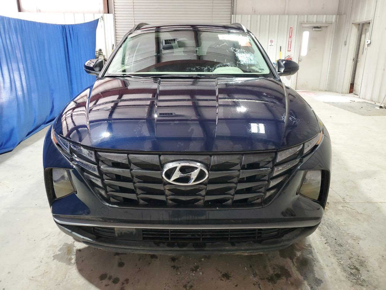 السلام عليكم للبيع فقط توسان موديل 2024 وارد امريكي السياره كفالة بدون حادث بدون زلغ بدون ضربه بدون صبغ بدون كلشي  المنفيس بسمي محرك 2500 وماشيه 22 الف كيلو يعني زيرو السياره معوقين بغداد
بصمة تشغيل  
تشغيل عن بعد
اوتو هولد + اطفاء ذاتي 
شاشة تدعم كار بلي 
كامرا خلفية دوارة 
لد امامي نهاري 
لايت زينون عالي ناصي 
تحكمات استيرن جهتين + كروز سرعة+قيادة ذاتيه
أنظمة قيادة متعدده 
سايد بريك بصمة
رادرات فول ونقطة عمياء وكامرات 360 درجه
ومعروفه بعد مواصفات ومتانه الامريكي 

السعر مال بيع ومستعجل لغرض الحاجة بـ$185  وبيها مجال
مكانها بغداد
***********
