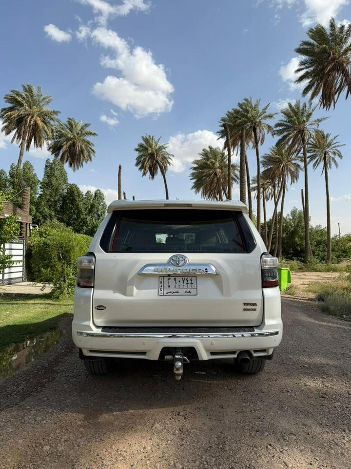 للبيع 4runner وارد امريكي موديل ٢٠١٩
جديدة جدا حادث دعامية وبنيد معروضة ب ٢٨٠$ ورقة وبيهة مجال 
للتفاصيل اكثر اتصل على الرقم ***********

