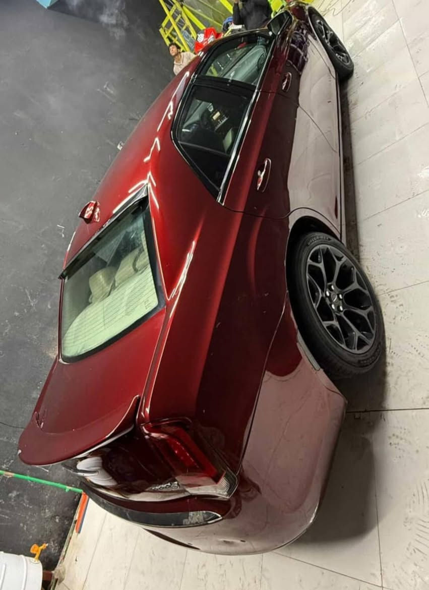 🚗 للبيع: كرايسلر 2015
🔹 الموديل: كرايسلر
🔹 سنة الصنع: 2015
🔹 الحالة: جيدة جداً / استخدام شخصي
🔹 المحرك: قوي وناعم
🔹 التكييف: شغال 100%
🔹 الهيكل: نظيف،
🔹 الداخل: نظيف 
📌 السيارة مريحة جداً للسفر والاستخدام اليومي
📌 فحص ممكن بأي مكان
📌 السعر: قابل للتفاوض بالمعقول
📞 للتواصل: ***********
***********
السعر 204
