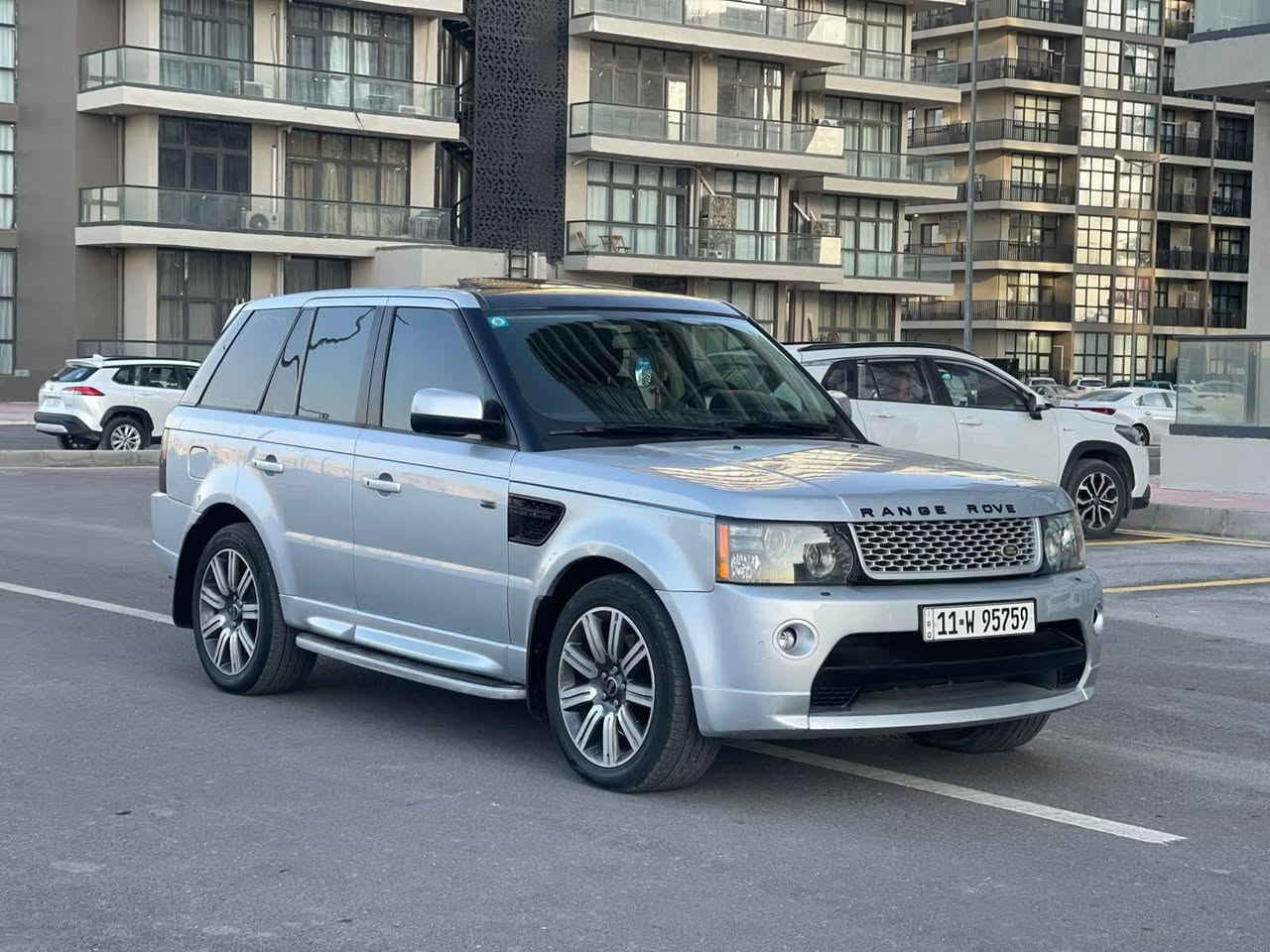 السلام عليكم
رانج روڤر سبورت موديل 2011 رقم بغداد انكليزي سنوية بسمي ثاني يوم احولك سياره بيه هزه يعني ماتحتاج سياره بل مداور محرك ٨ سلندر بلادي بدون سوبر المرغوب فول واحد على واحد  سياره فوله الاخير كير محرك مكفولات حداديه وتايرات جديد بدون ناقص سياره جاهزة سعر 150 
مكان سياره حله
*********** تصال او واتساب
*********** اتصال او واتساب
