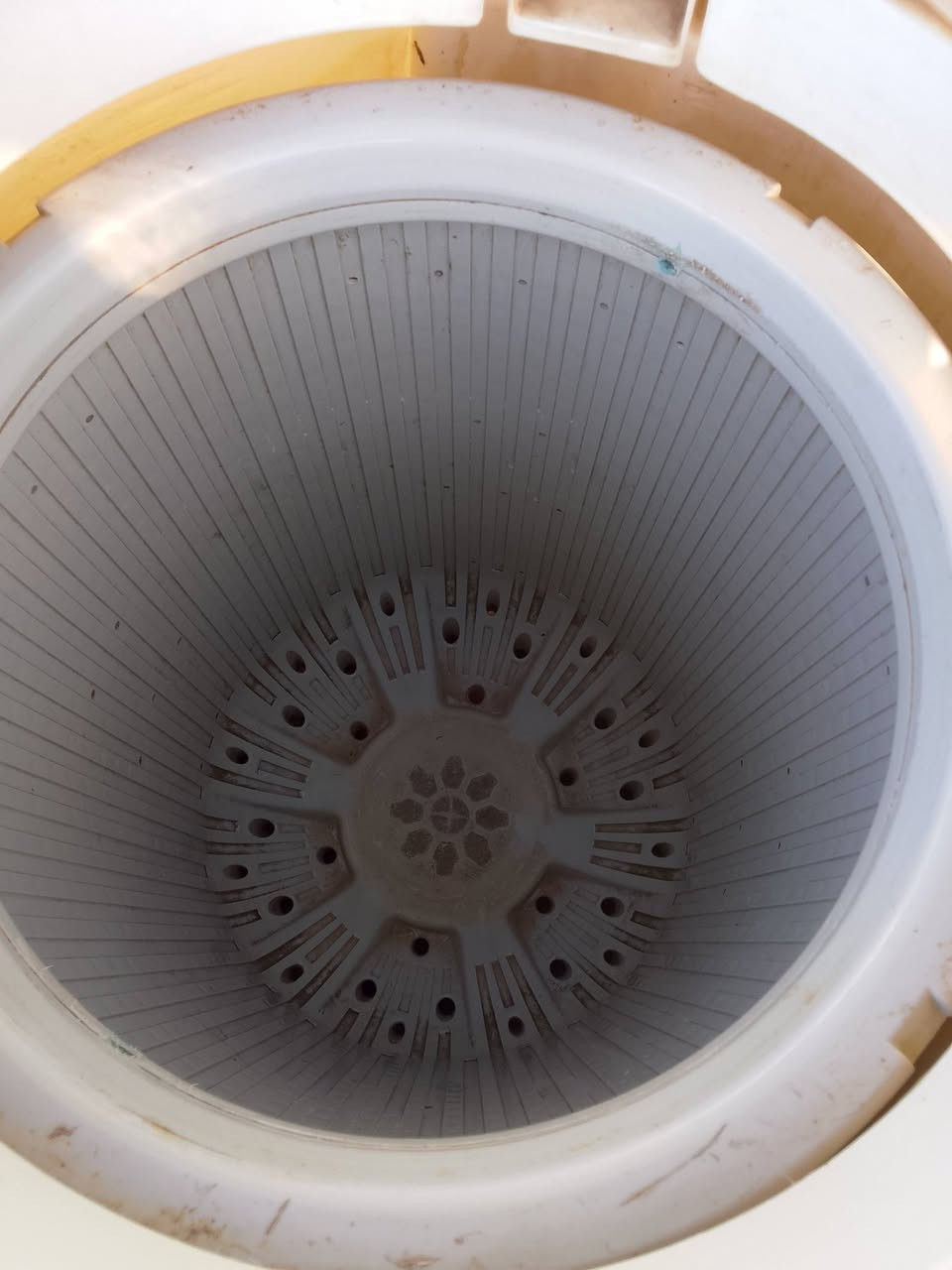 غساله للبيع LG  ياباني غلاف حديد
حجم 13 كم نضافه 75% 

العنوان قلعه سكر تقاطع ركيوه مقابل مكتب القلعه للبناء مجاور عياده ريد زون البيطريه 
للاستفسار ***********
