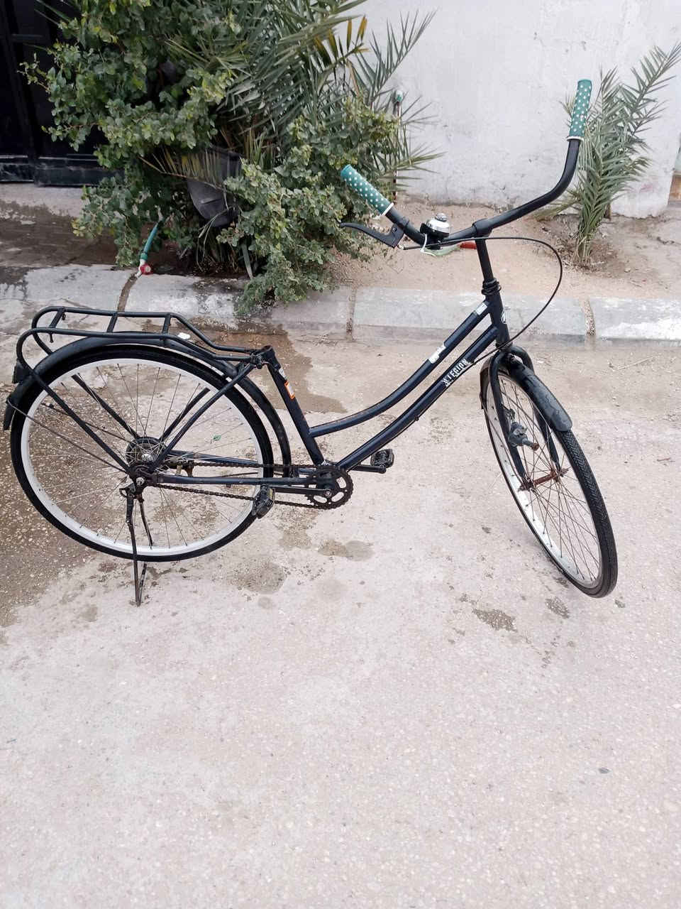 السلام عليكم بايسكل للبيع ياباني اصلي حجم26لون نيلي نقص سرج لونة ماجارد ماشة اصلية تايراتة نضيفة ابريك جديد  السعر60الف بي مجال بسيط  المكان كربلاء سيف سعد  الألف دار قرب مولدة سيد صالح الرقم***********واتساب شغال
