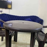 ميز طعام • بلاستك • ٢ كرسي