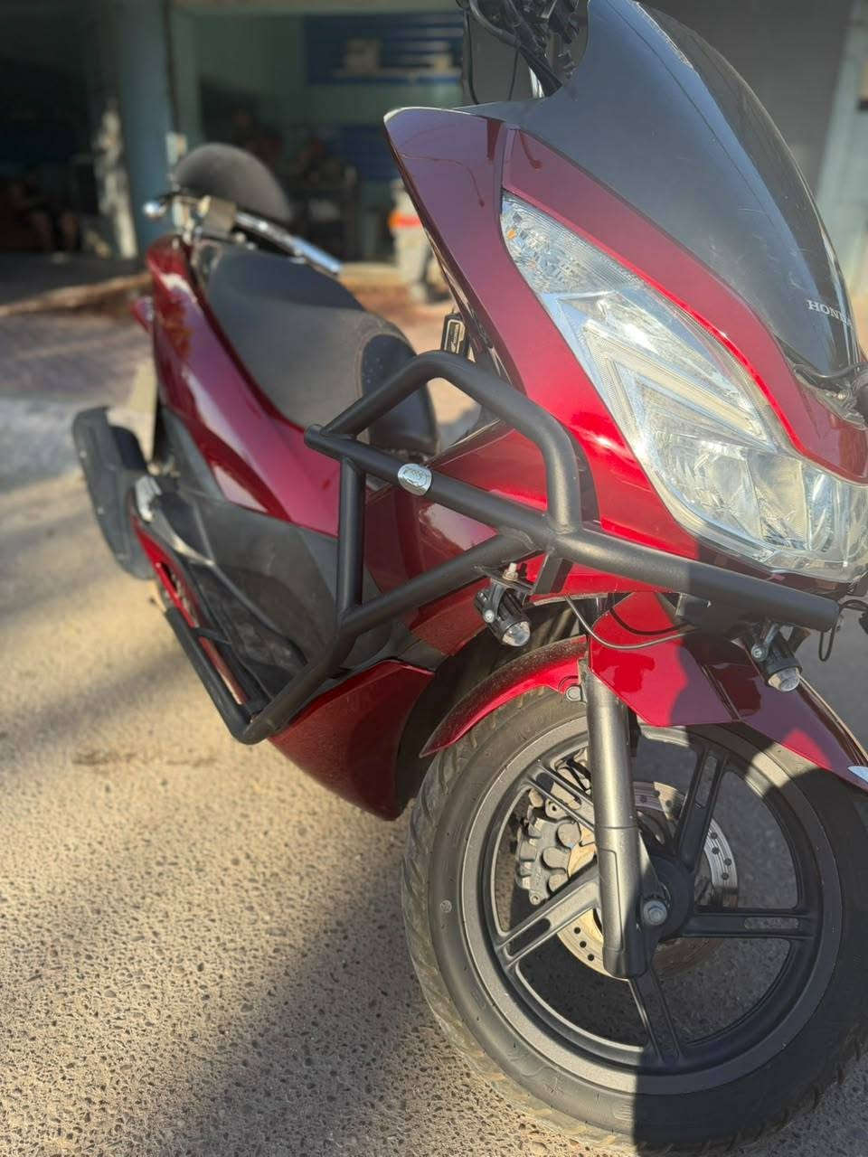السلام عليكم
دراجه pcx ياباني اصل جيل الثاني  دراجه نضيفه بمعنى الكلمه وجاهزه على اخر برغي دراجه عليه اضافات كومه ما عدا الواضحات بالصور مصروف عليه اضافات فوك المليون ابيعهن وي الدراجه اوراق كامله بيه تايرات تخم قبل فتره شادهن بريكات جدد كهربائيات كله كامله

للبيع فقط ب١٩ ورقه ونص وبيه مجال دراجه ماخذه فوك هذه الشعر والاضافات عليه مكلفتني بعد اكثر بس ابيع لان متوازي على فلوس
مكاني الاعظمية بغداد رقمي ***********
