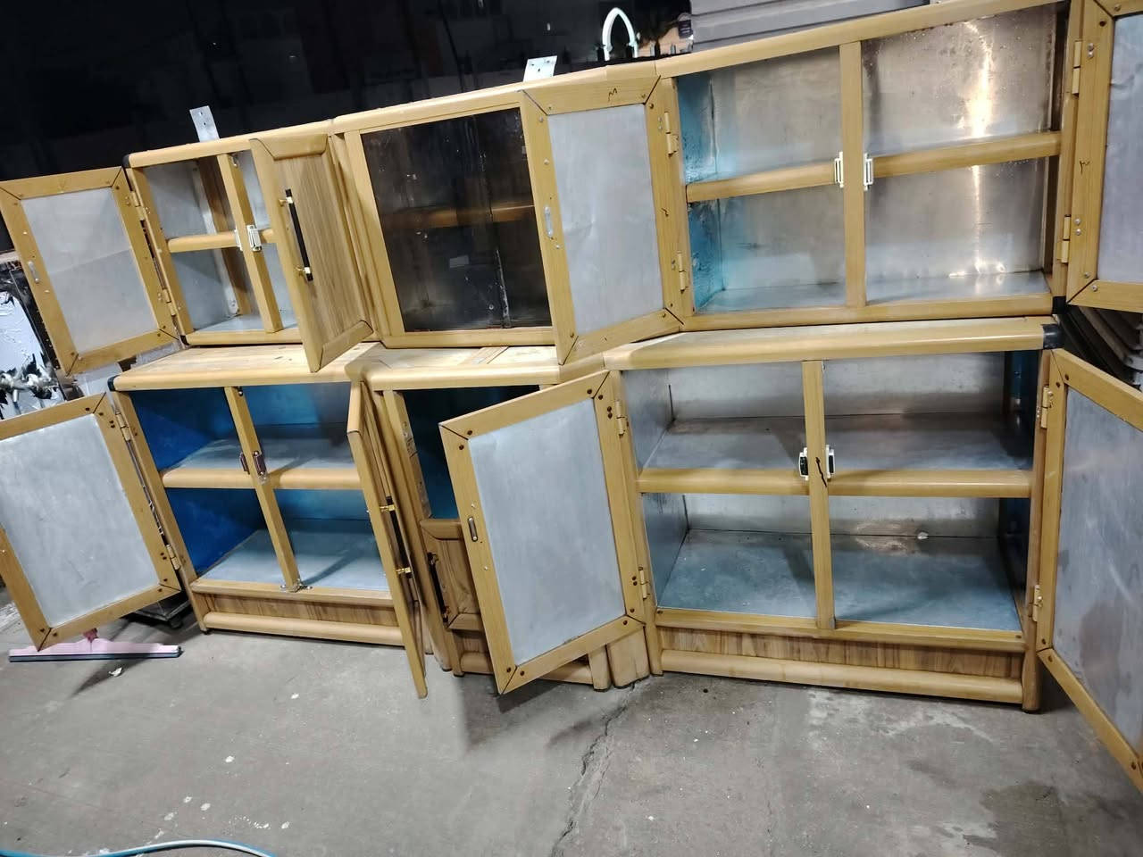 كاونتر مترين ونص 
حطاطه سعودي 
السعر ٢٥٠ 
بدون سنك 
فلوجه


**إذا كنت صاحب هذا الإعلان وتريد حذفه لأي سبب، رجاءا أرسل رسالة إلى الدعم الفني**