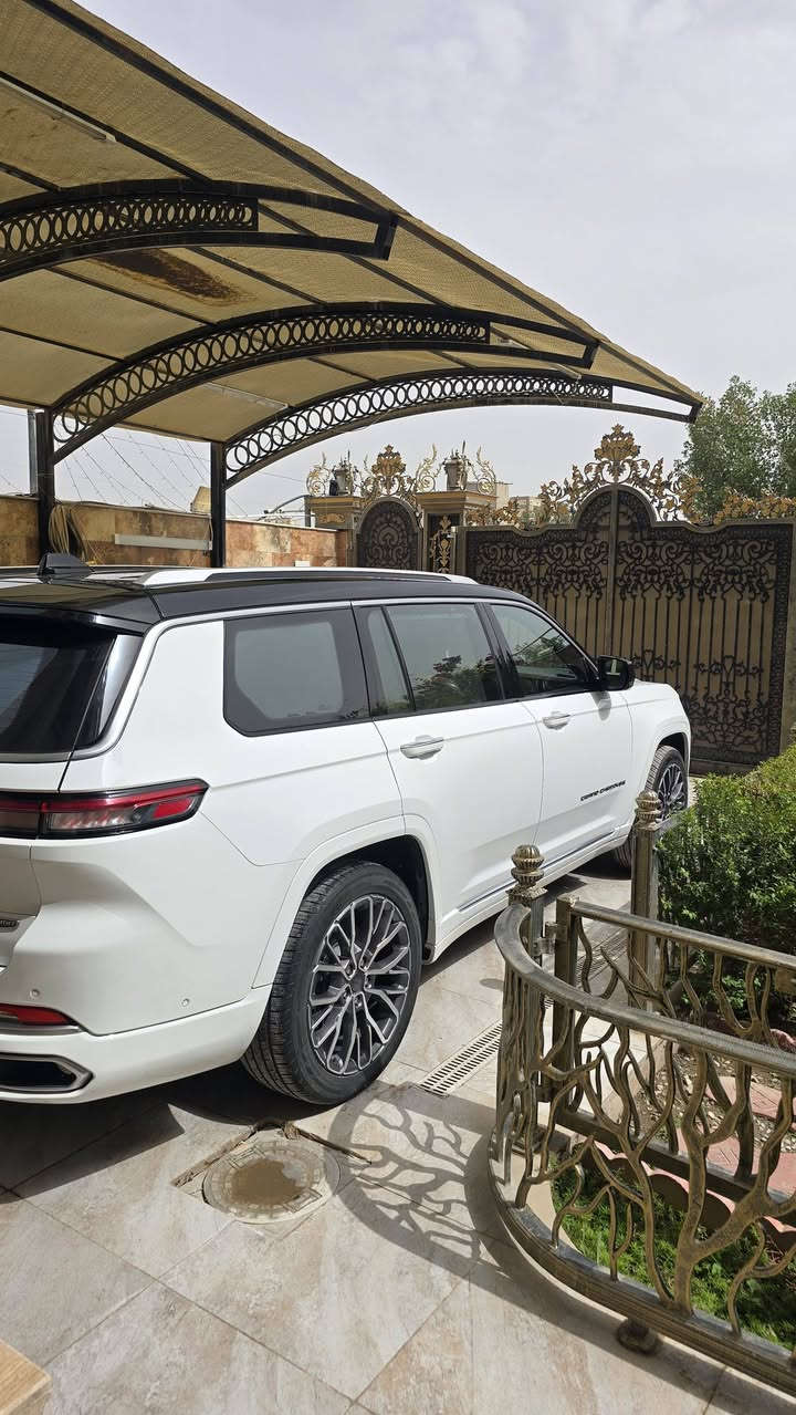 جيب سومت 2021 jeep Summit
السلام عليكم. جيب سومت 2021 خليجي 
7 راكب نضيفة جدا رقم بغداد تحويل مباشر, كامرات 360، مساج، تدفئة تبريد كشنات امامي خلفي، و هواي مواصفات 
العنوان البصرة 
***********
