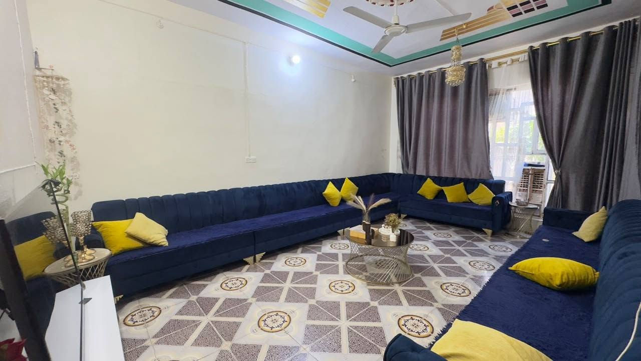 دار للبيع مساحه ٢٤٠ متر طابقين حي العسكري قرب مدينة الألعاب الجديدة
موقع المكتب بلدروز حي العسكري مقابل المستوصف *********** ***********
