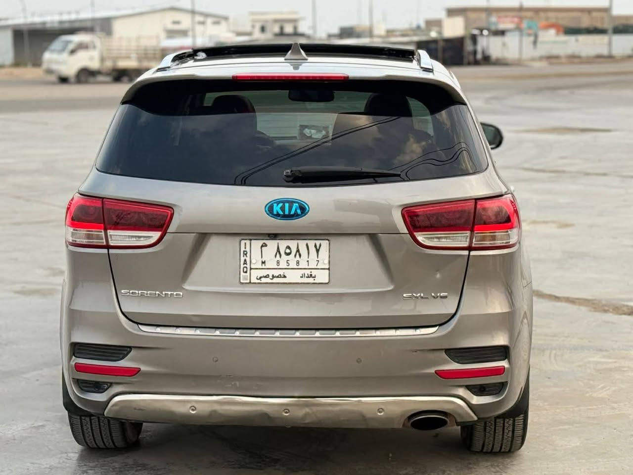 كيا..سورنتو..SXL..V6..☑️
,موديل........  2018.                          ☑️

فول مواصفات 1/1
_6 سلندر
_7 راكب
_3 قطع تبريد
_بردات خلفيه بلديه
_ بانوراما
_كراسي جلد كهرباء
_داخل قرميدي
_هيترات بالكراسي
_لد خلفي وامامي 
_كشن ذاكره 
_رادار جانبي
_صندوق كهرباء 
_دخول ذكي
_بصمات أبواب +تشغيل
_مرايات جانبيه ع الريمونت 
_السياره فول . وارد امريكي 
_بيها مكانات صبغ بدون دواخل
_بدون تبديل جديدة جدا
_وجاهزه من كلشي 
_رقم بغداد تحويل ثاني يوم 
_السعر 160وبيها مجال
***********
***********

